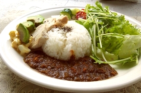 むしどりとアボカドのタルタルとスパイシーカレー