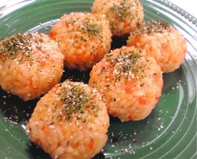 たこ焼きみたいな見た目★チーズ入りカレーおにぎりの画像