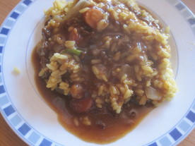 カレーピラフのカレーソースかけ