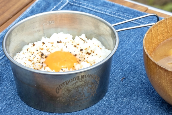 アウトドアで食べたい！美味しい卵かけご飯の画像