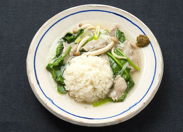 豚肉とほうれん草の茹で蒸しカル雑炊　柚子胡椒添え