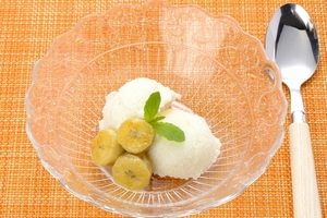 カルローズのアイス焼きバナナ添え